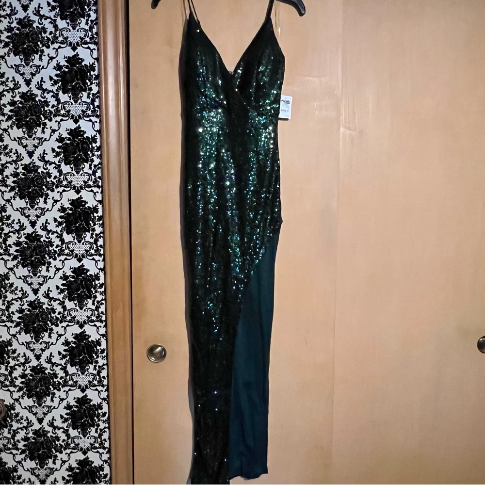NWT!!! Charlotte Russe AFTERPARTY Emerald Sequin Dress!!!